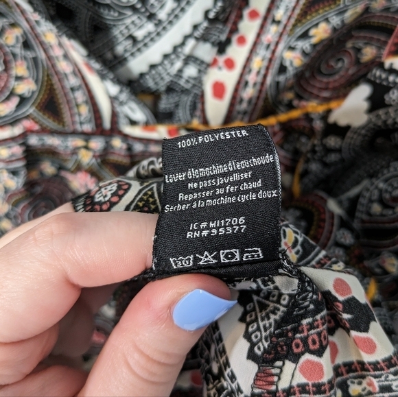 Sanctuary Multicolor Paisley Printed Flare Sleeve Blouse Top Size Medium - Picture 6 of 6